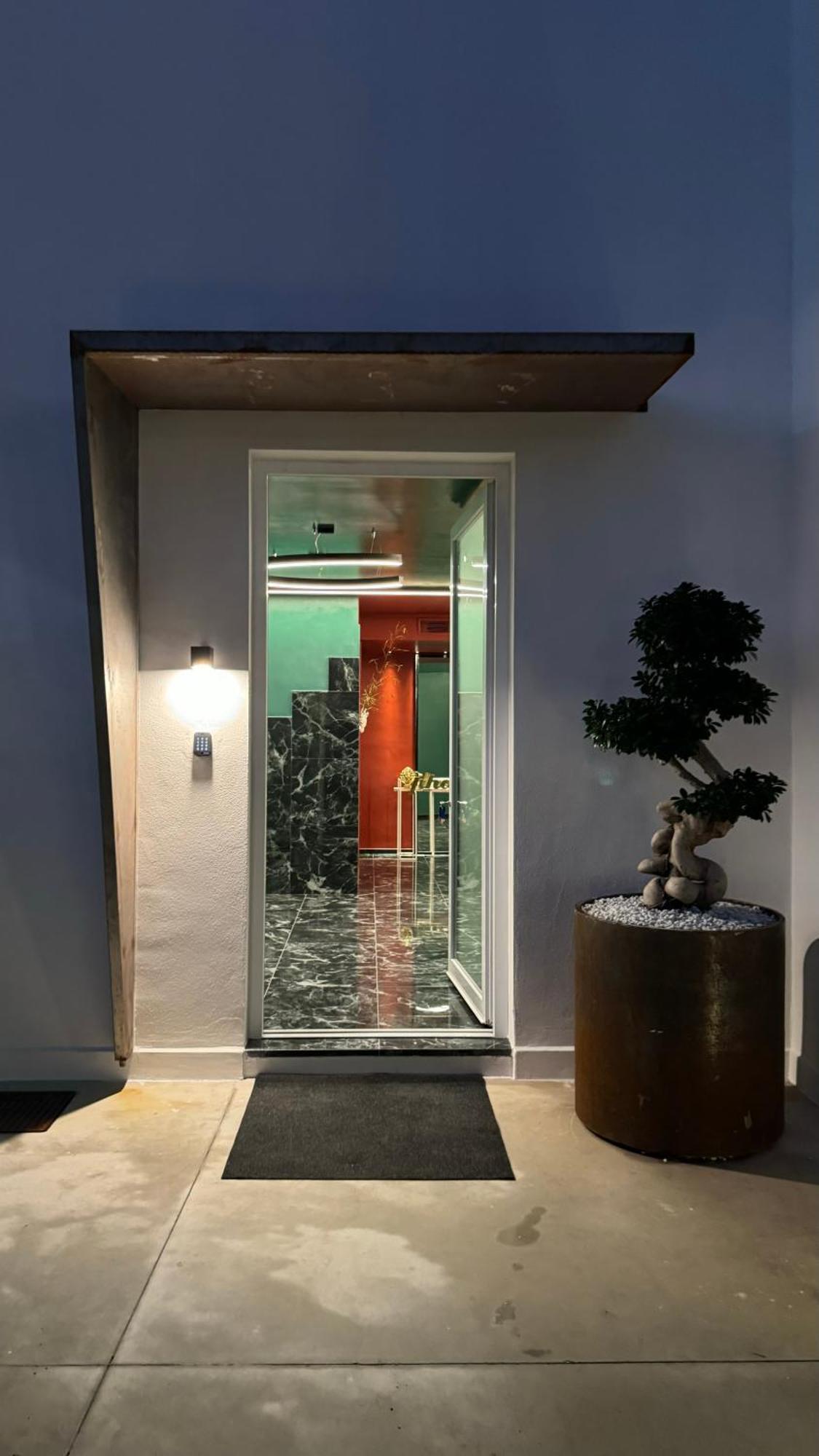 Nola Boutique Hotel Nbh ภายนอก รูปภาพ